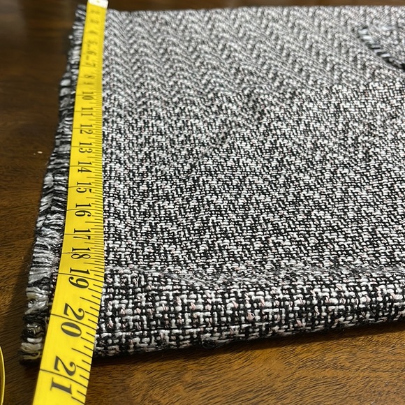 Karl Lagerfeld Paris, Woven Tweed Split Neck Sheath Dress-Sz: 4 - Picture 8 of 9